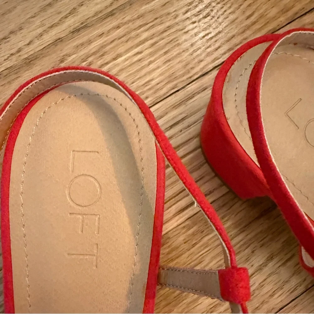 LOFT Thin Strap Low Block Heel Red Suede Sandals - Sz 8 - Picture 2 of 4